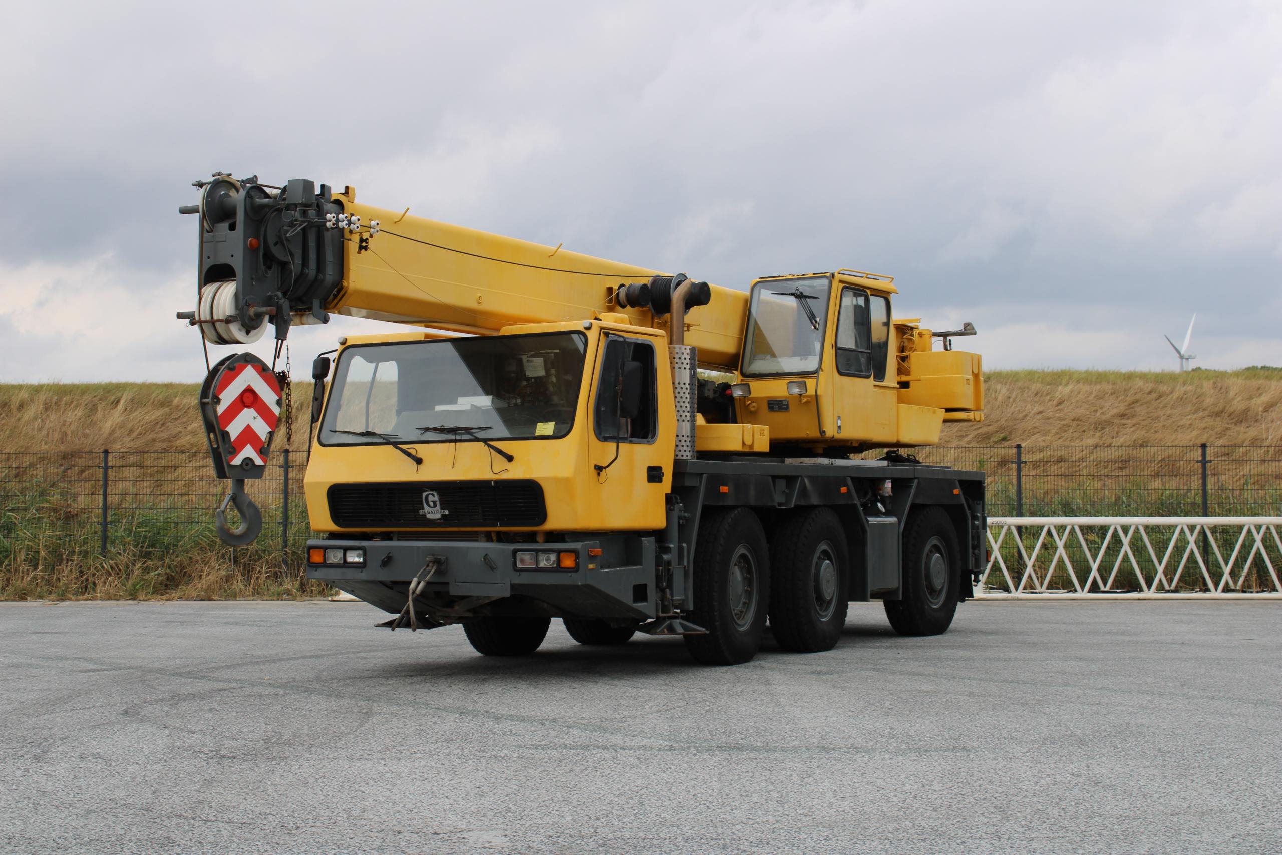 Grove GMK 3050